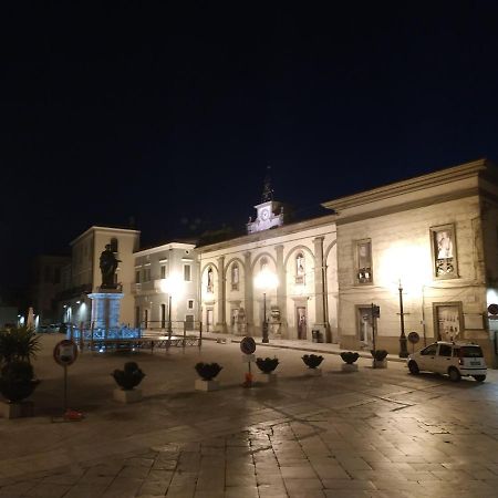 Bed And Breakfast In Piazza Orazio Venosa Bagian luar foto