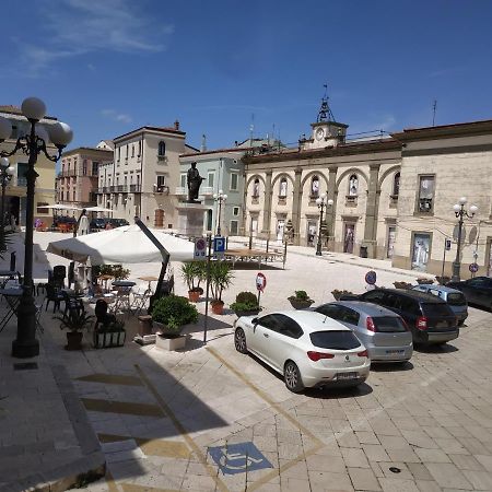 Bed And Breakfast In Piazza Orazio Venosa Bagian luar foto